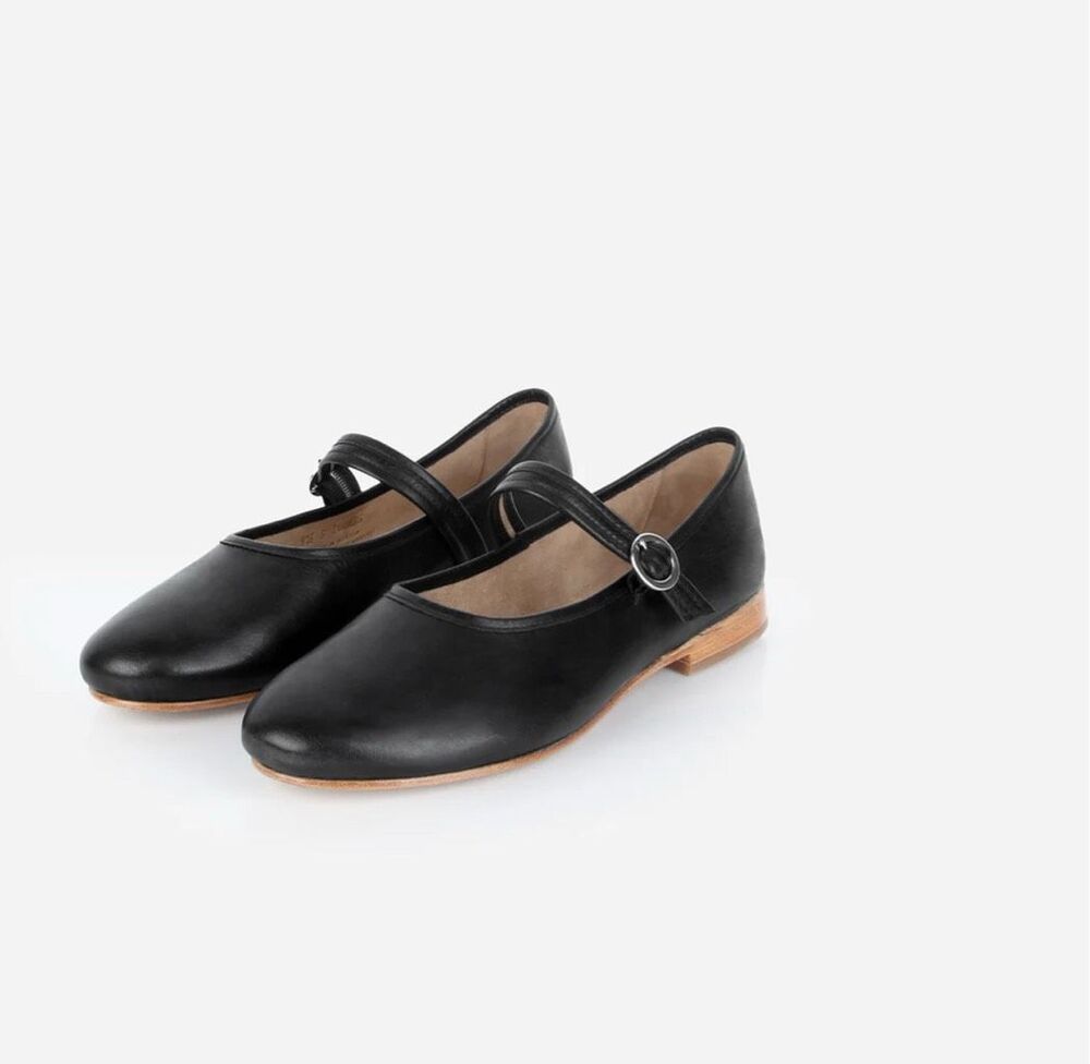 Poppy Barley Modern Day Mary Jane Strap Round Toe Black Leather Flats Size 7.5